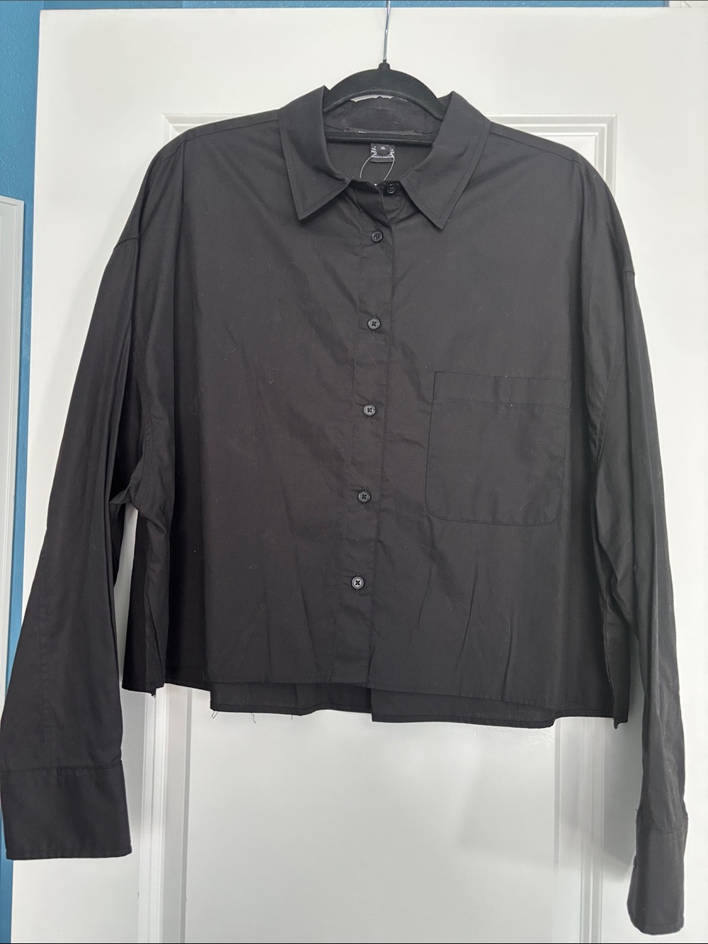 Black French Connection cropped ladies blouse. Cotton.